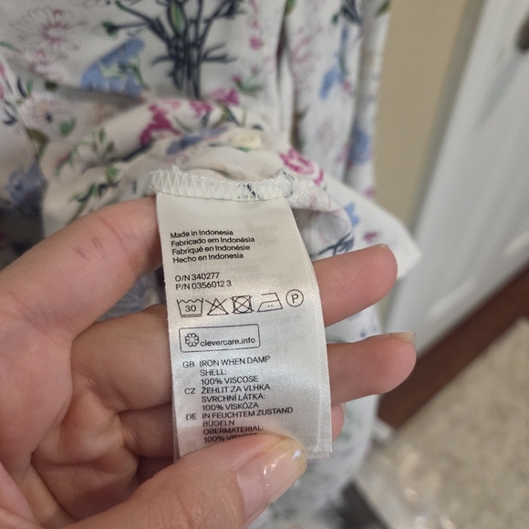 H&M Womens Floral White Button up Long Sleeve Shirt Size 4 Western Cowboy - Picture 6 of 8